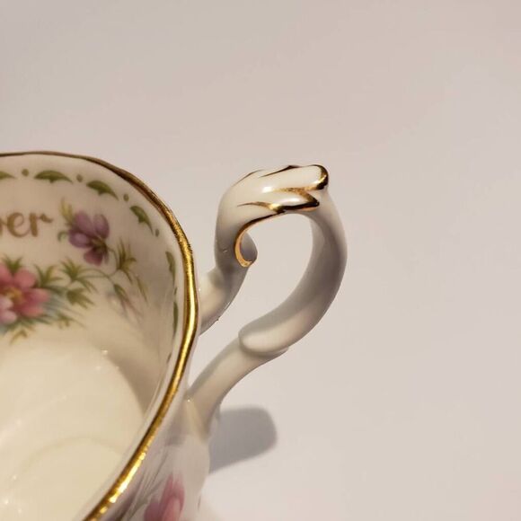 Royal Albert Bone China England Flower of the Month Cosmos 1970 - Picture 9 of 9